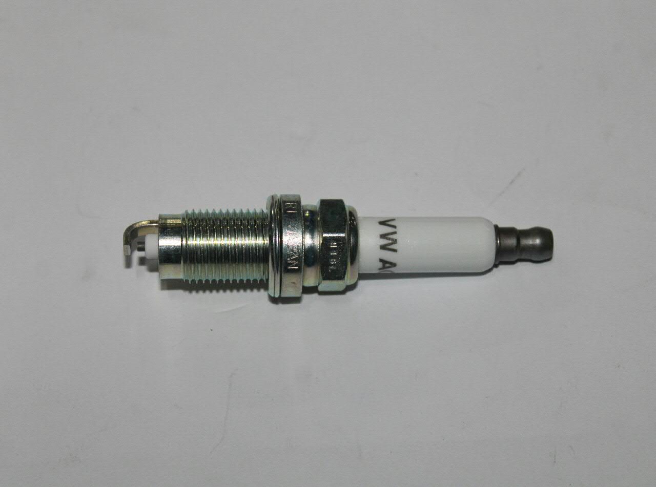 Do koszyka 101905617C VAG Świeca zapłonowa