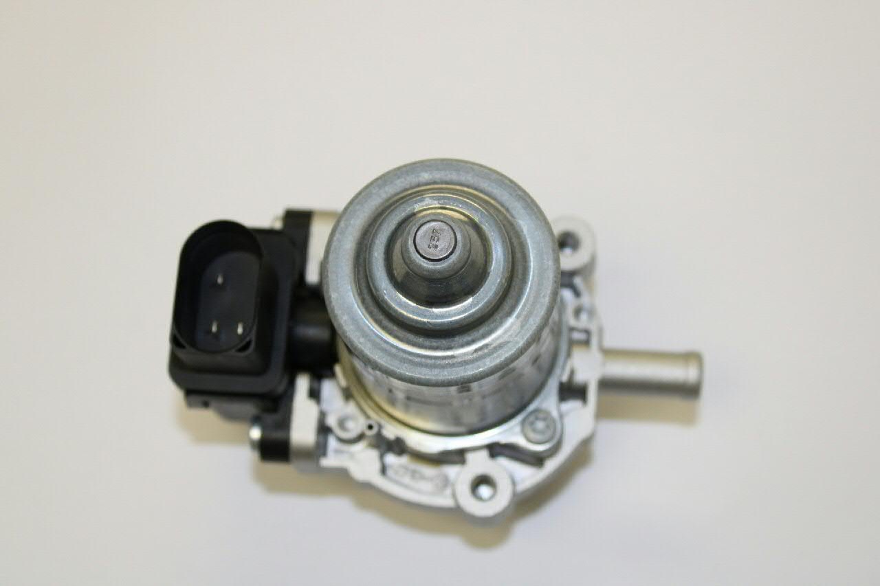 Do koszyka Pompa podciśnienia Volkswagen Passat B8 3G2, CB2