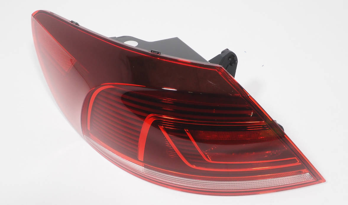 3C8945207AD VAG Lampa zespolona tylna lewa zewnętrzna