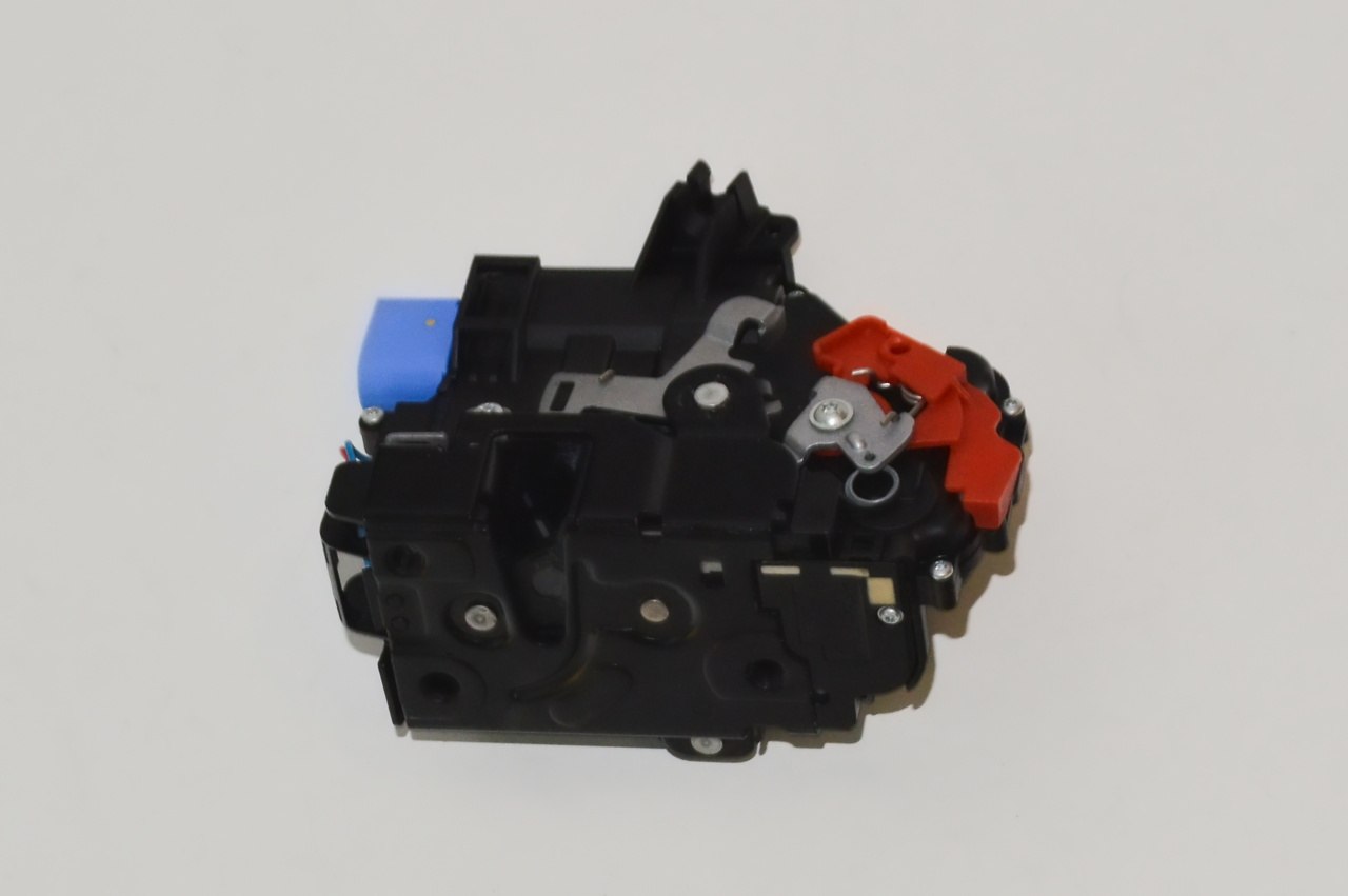 3D1837016AE VAG Zamek drzwi przednich prawych