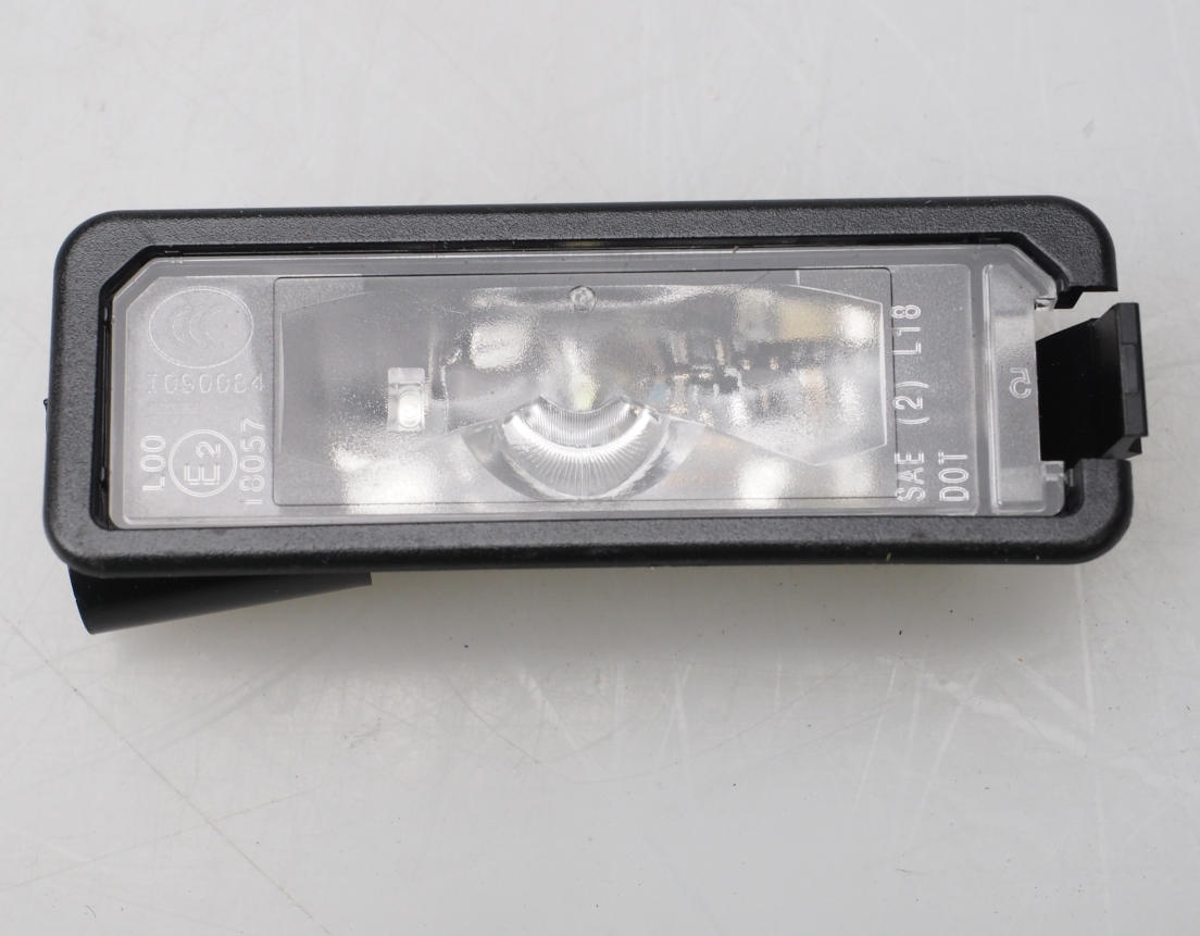 Lampa oświetlenia tylnej tablicy rejestracyjnej do Volkswagen Golf CD1, DA1