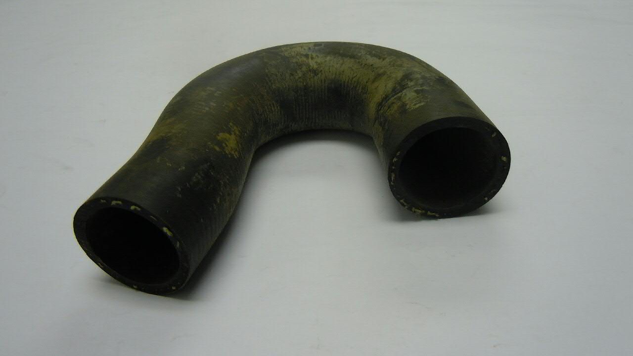 443121055D VAG Przewód (króciec) chłodnicy dolny
