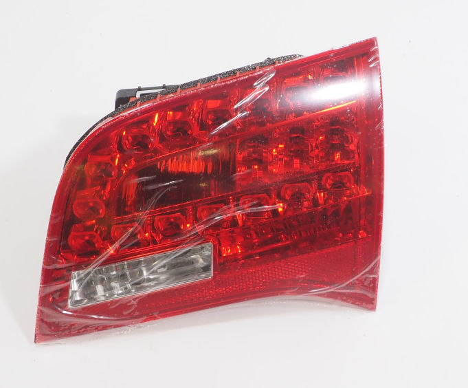 4F9945094C VAG Lampa zespolona tylna prawa wewnętrzna
