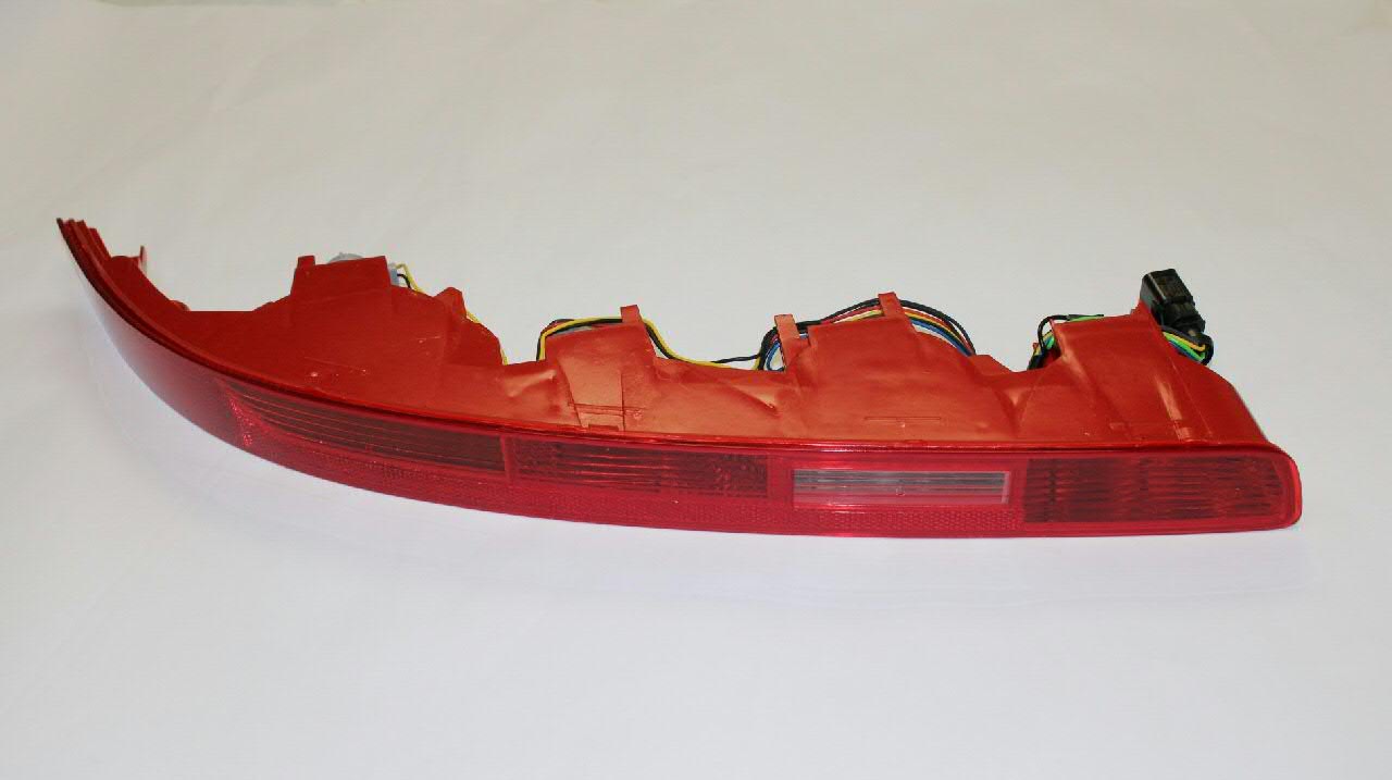 Lampa zespolona zderzaka tylnego lewa VAG 4L0945095