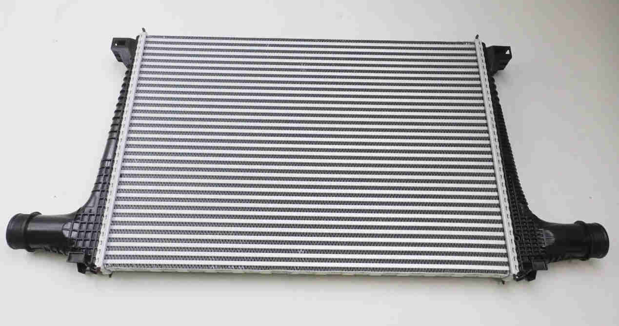 4M0145805Q VAG Chłodnica intercoolera