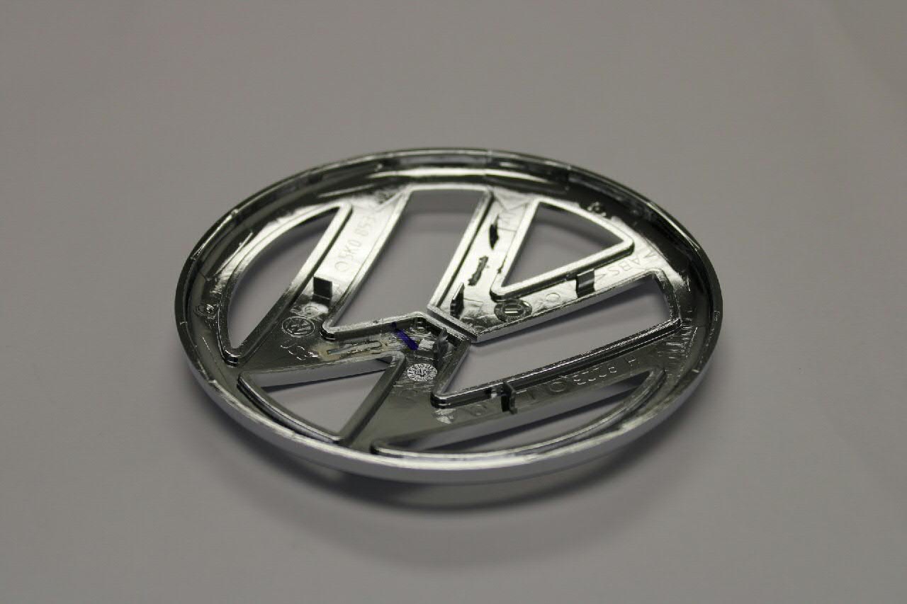 Emblemat na klapę bagaznika (znaczek firmowy) do Volkswagen Passat B7 362