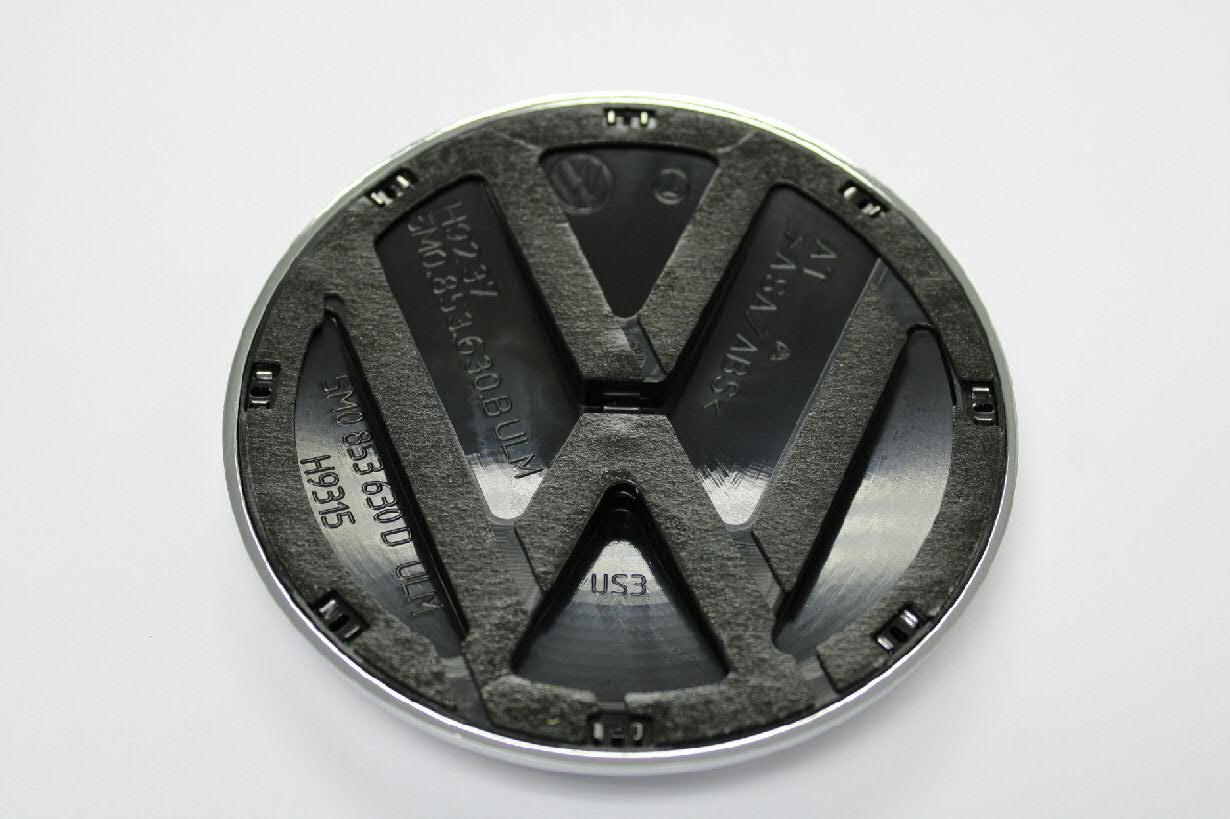 Emblemat na klapę bagaznika (znaczek firmowy) do Volkswagen Golf V 1K1