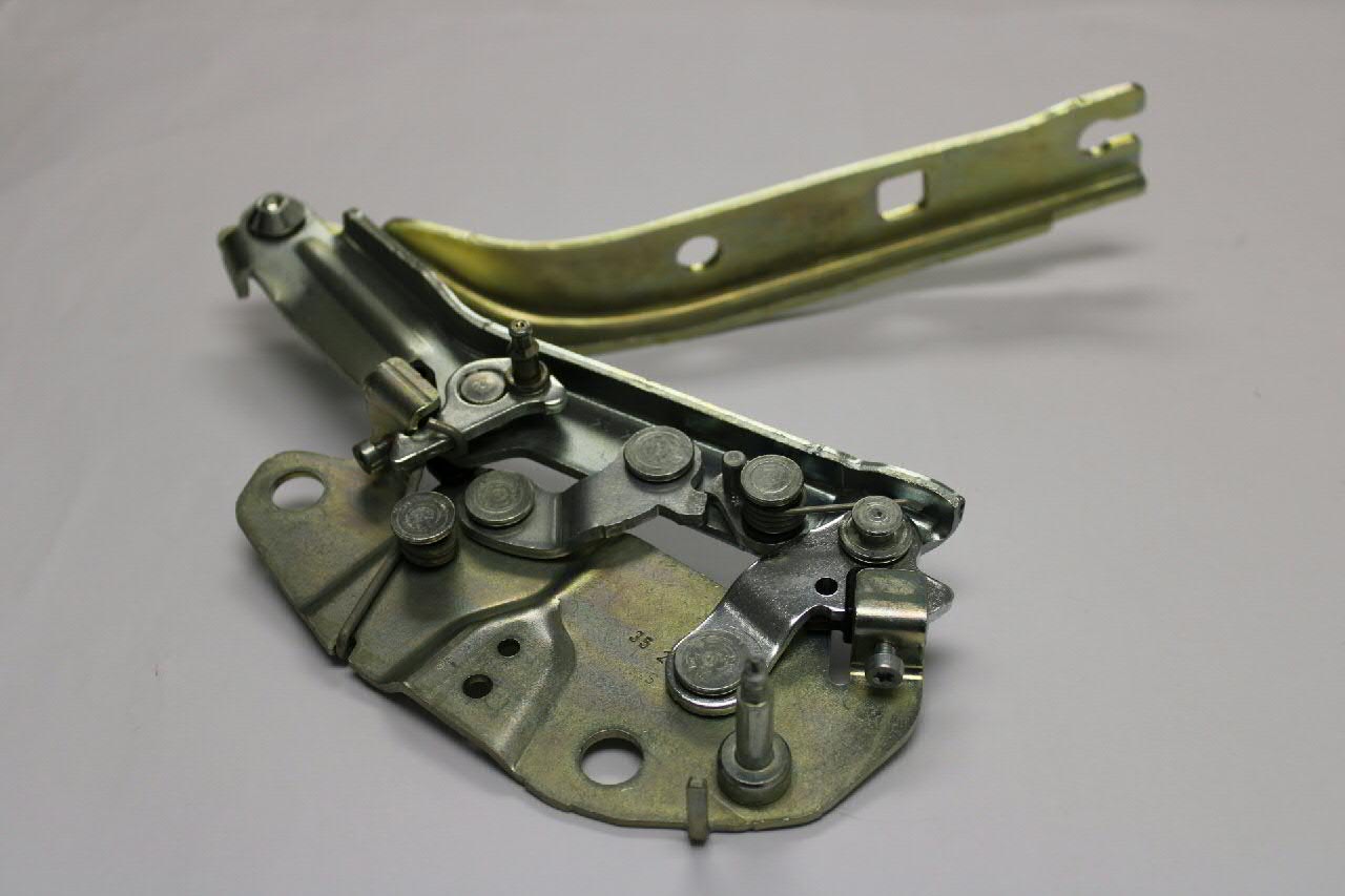 Zawias maski VAG 5NA823301G cena, od 140,29 USD