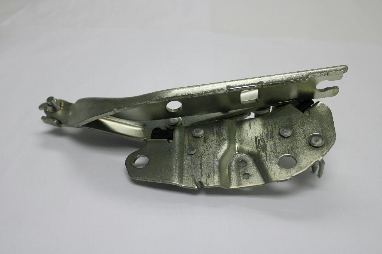 Zawias maski VAG 5NA823302G cena, od 91,94 USD