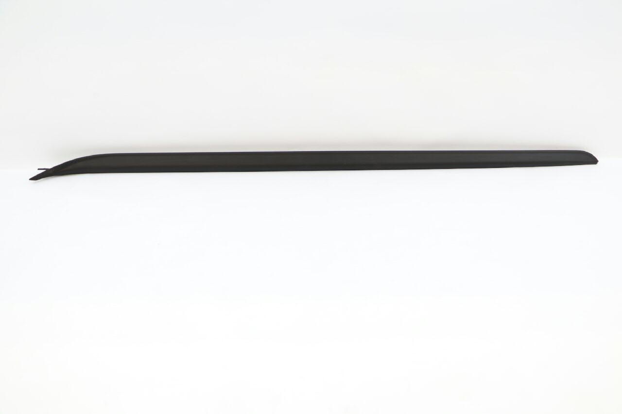 Listwa ochronna szyby przedniej prawa VAG 5NA854328D5AP cena, od 122,46 USD