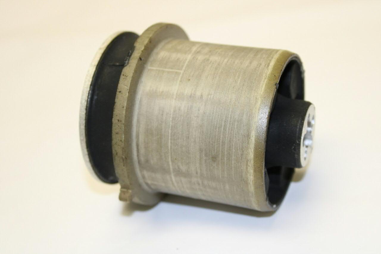 Silentblock tylnej belki 5Q0501541C VAG