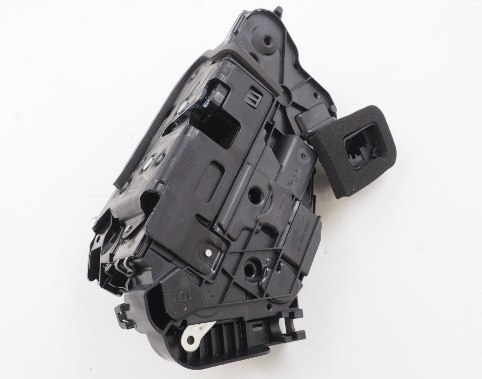 Do koszyka 5TB837015C VAG Zamek drzwi przednich lewych
