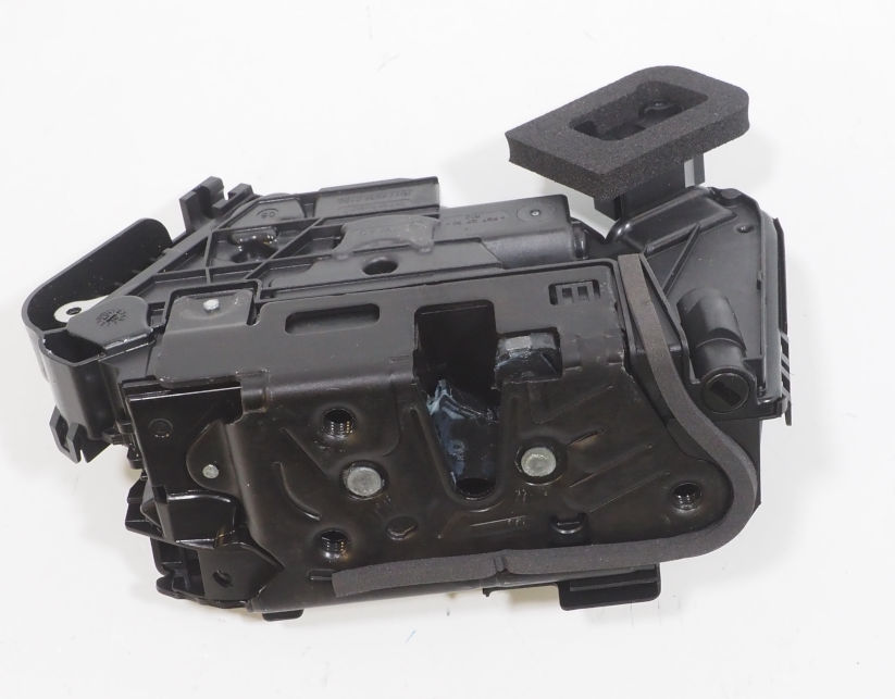 5TB837016C VAG Zamek drzwi przednich prawych