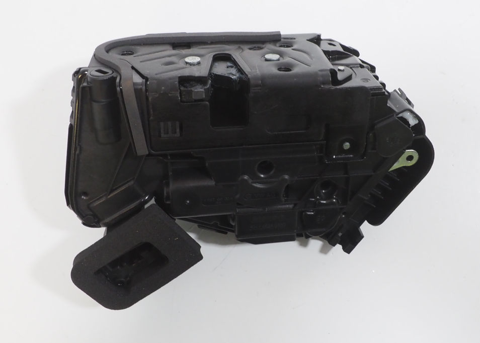 5TB837016C VAG Zamek drzwi przednich prawych