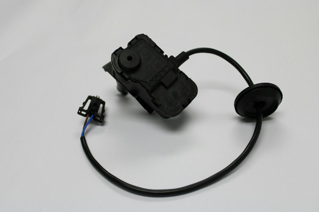 Zamek klapki wlewu paliwa = siłownik klapki wlewu paliwa VAG 6C0810773 cena, od 28,07 USD
