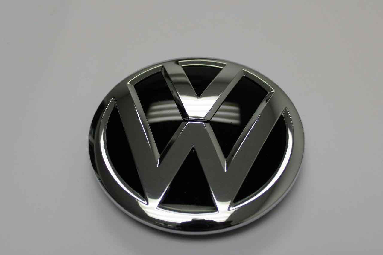 Emblemat na atrapę chłodnicy VAG 6C0853600FOD cena, od 49,69 USD