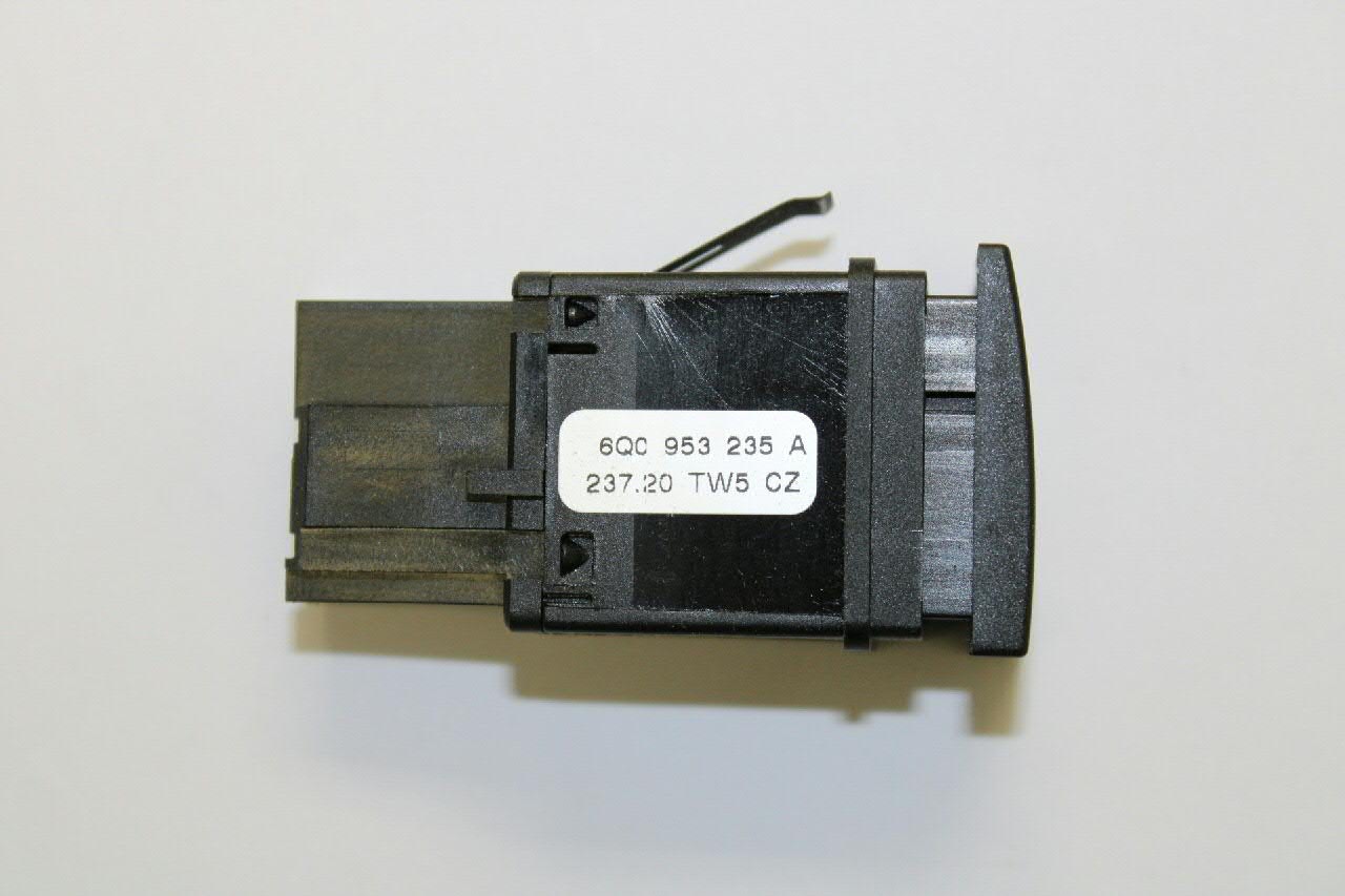 Do koszyka Przycisk włączania światła awaryjnego Volkswagen Polo IV 9N, 9A