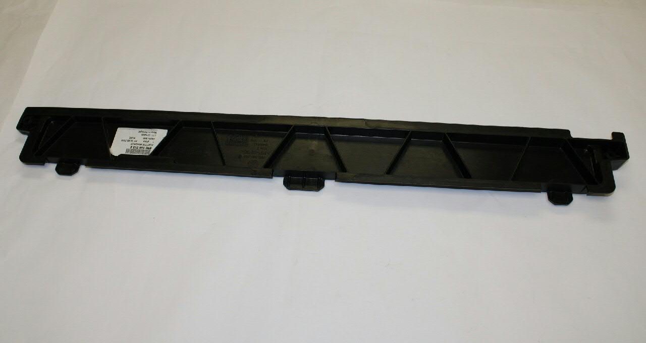Nakładka panelu przedniego (osłony chłodnicy) górna VAG 6R0806249E cena, od 31,81 USD