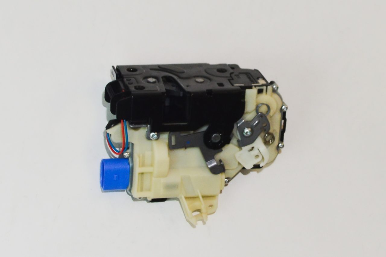 7E1837015A VAG