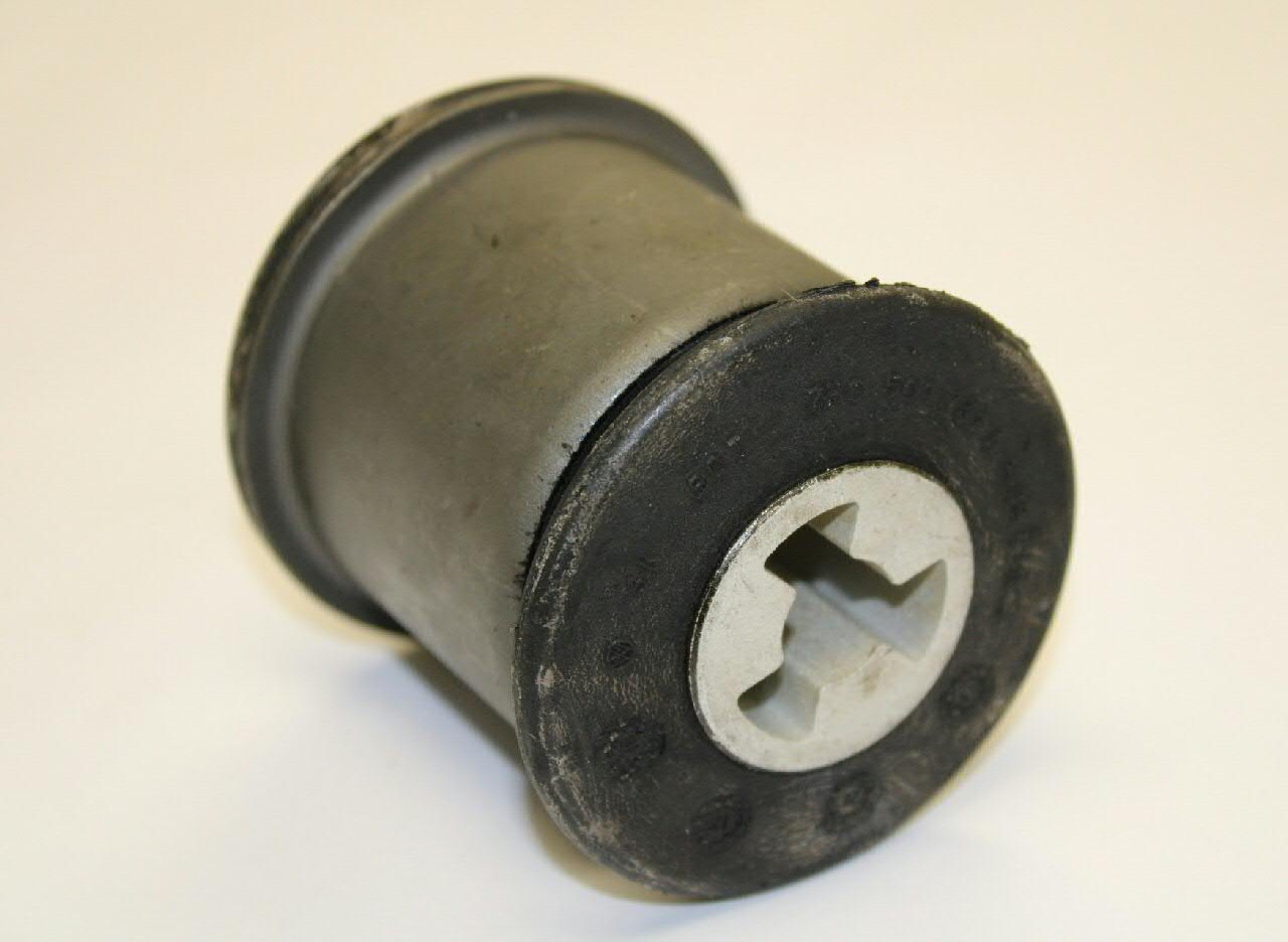 7H0501131A VAG Silentblock wahacza tylnego dolnego