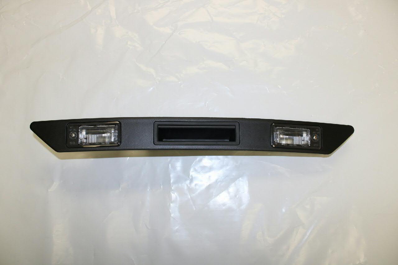 Nakładka klapy bagażnika VAG 8P48275743FZ cena, od 81,68 USD