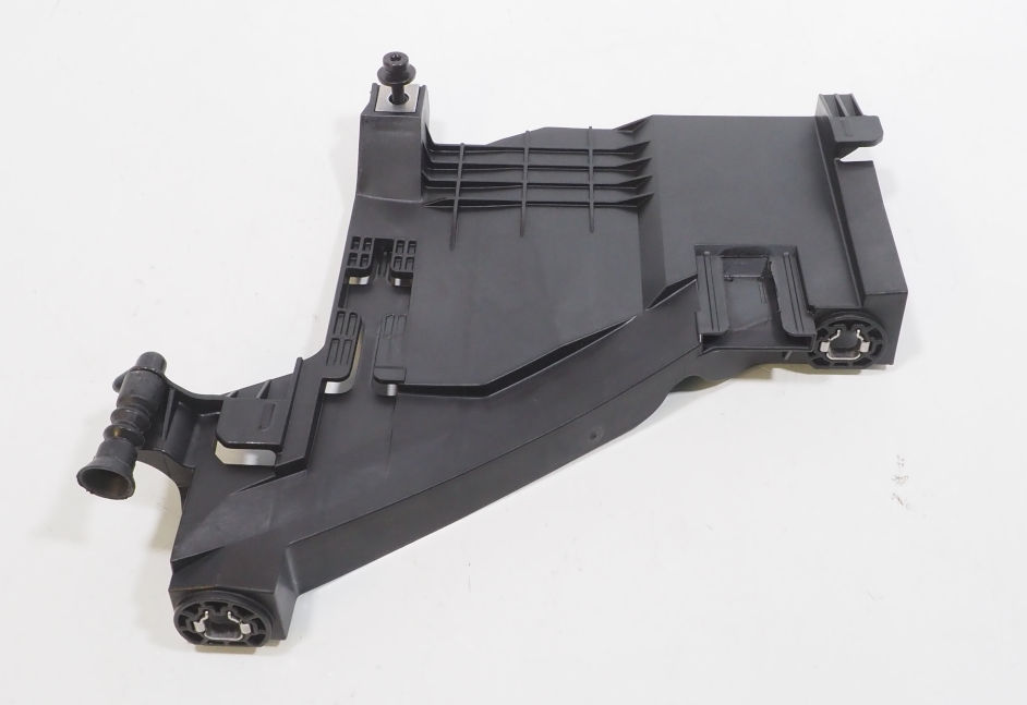 8T0941453A VAG Wsponik (adapter) mocowania reflektora przedniego lewego