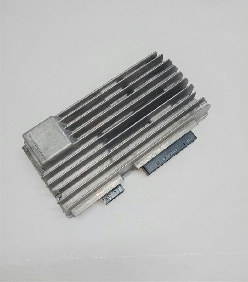Do koszyka 8T1035223A VAG Wzmacniacz systemu audio