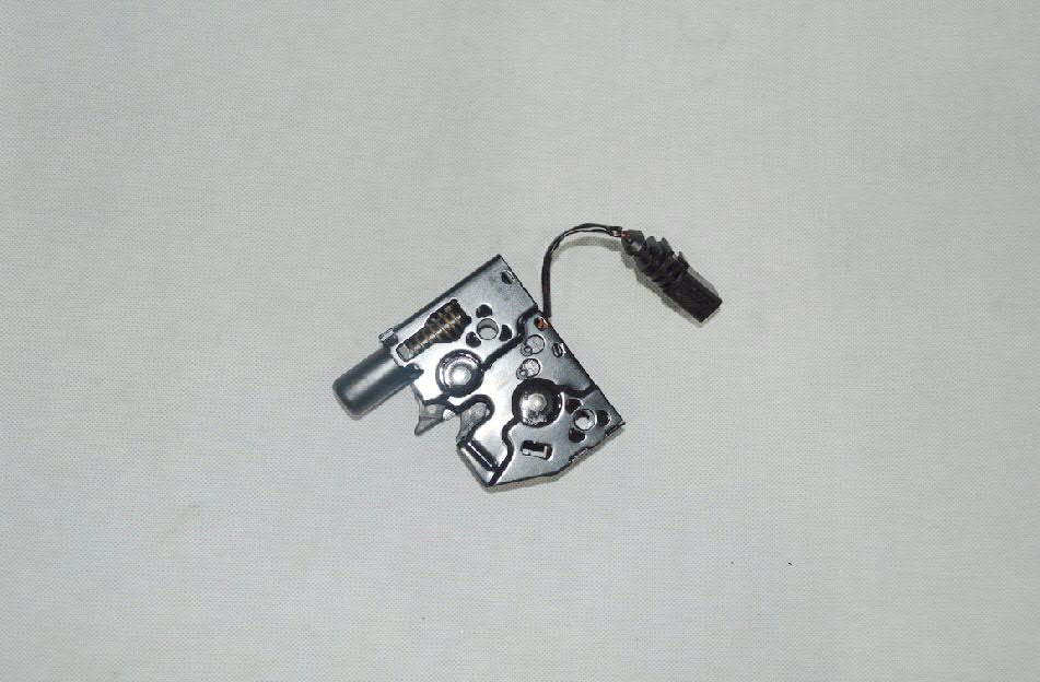 8V0823509A VAG Zamek maski