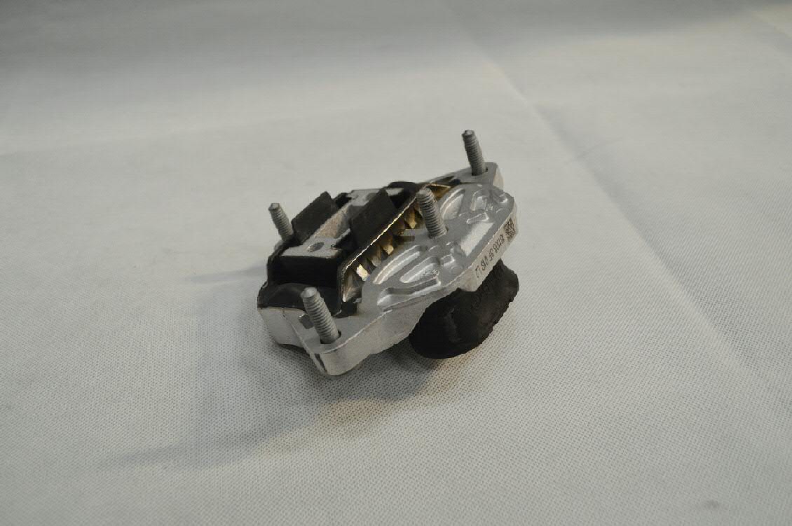 Do koszyka Poduszka (podpora skrzyni biegów) Audi Q5  FYB, FYG