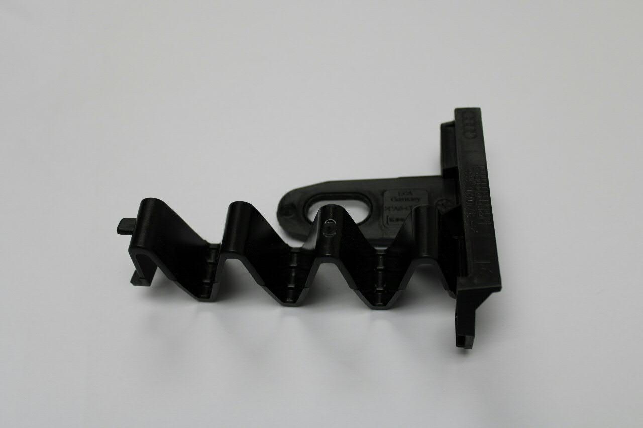 Wspornik zderzaka przedniego lewy VAG 8W0807333 cena, od 14,39 USD